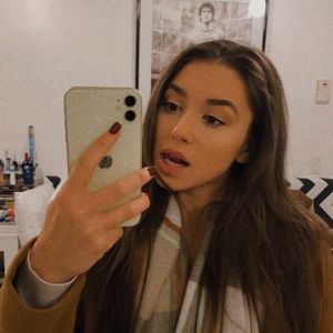 Meet your Posher, Daniela